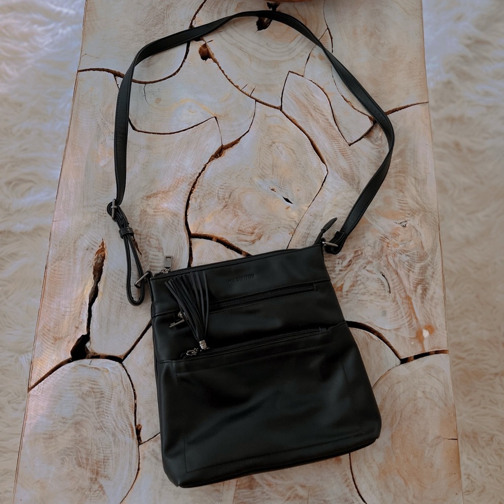 MASINATOR BLACK VEGAN PU LEATHER CROSSBODY BAG🖤